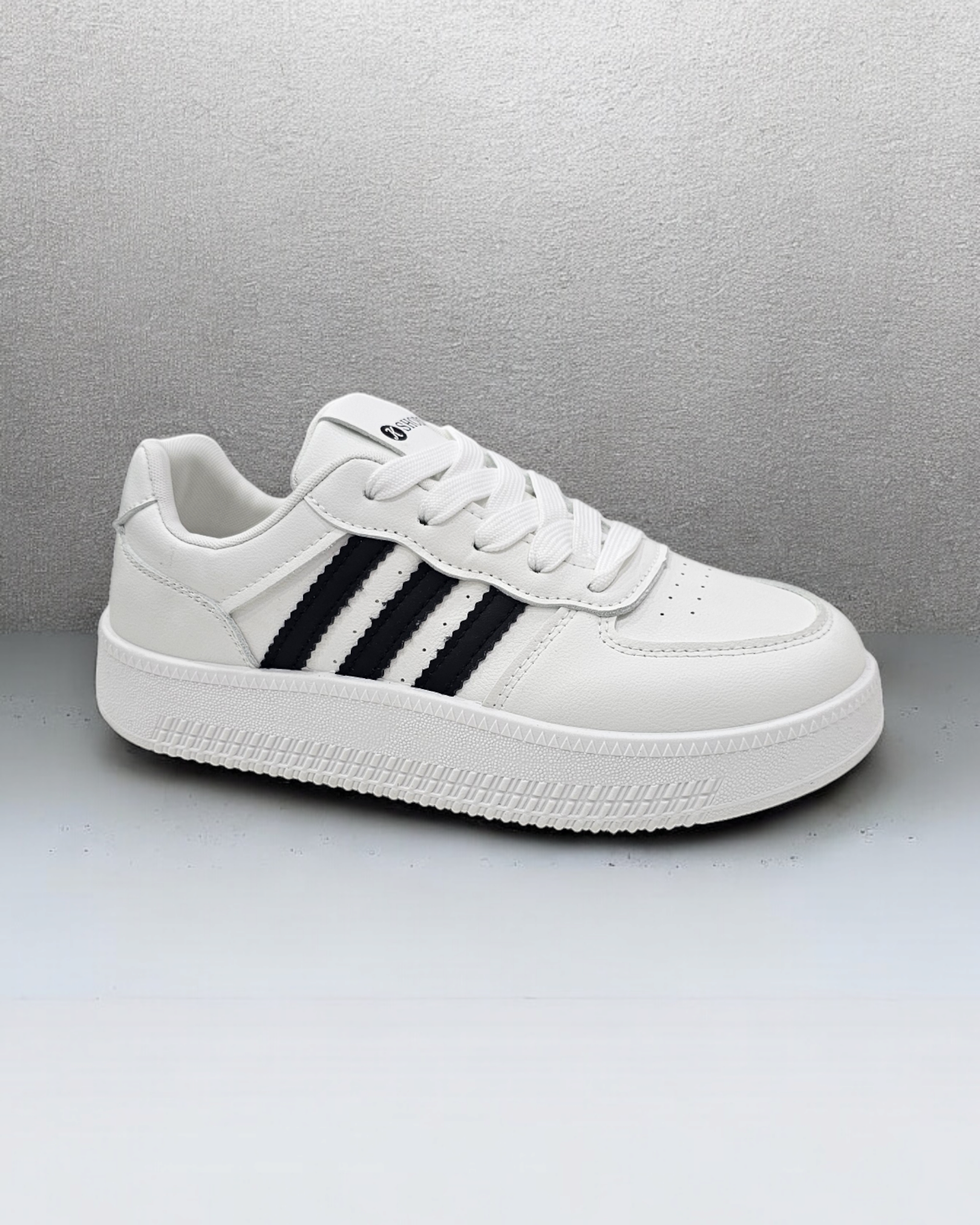 Ladies Fashion Striped Sneakers